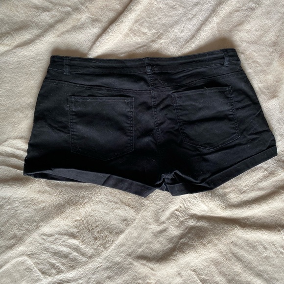 H&M black denim shorts - Picture 2 of 3
